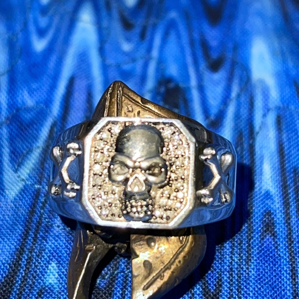 .925 sterling silver and diamonds ring